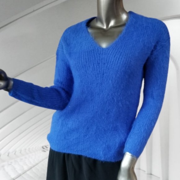 Blue V neck Sweater - Picture 1 of 3